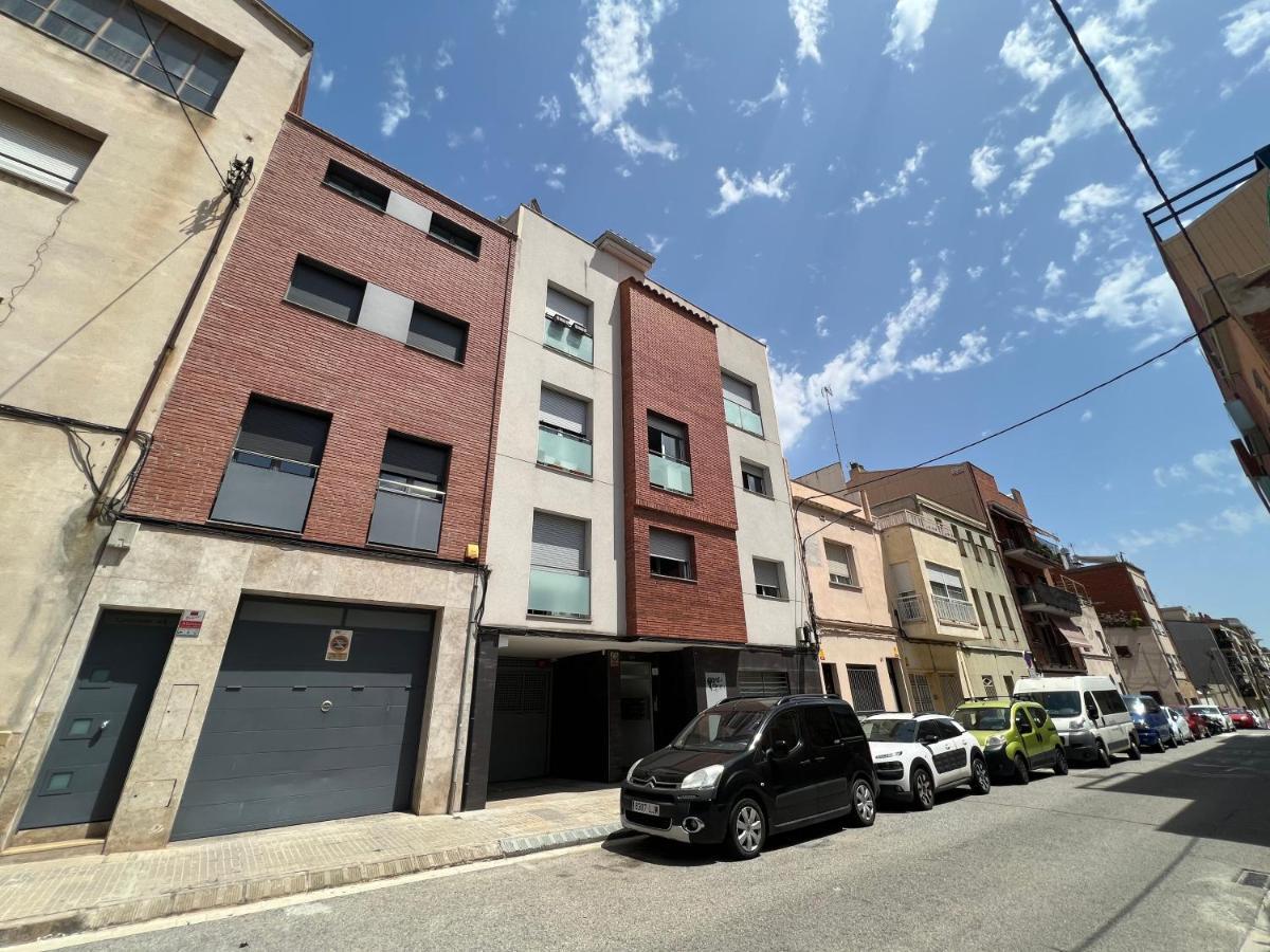 Cozy Apartment Well-Located In Terrassa, Barcelona Exterior foto